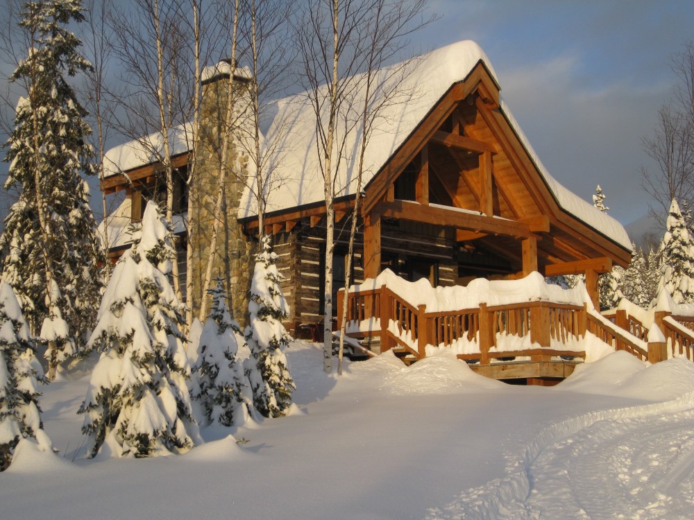 bearpaw heli-skiing lodge